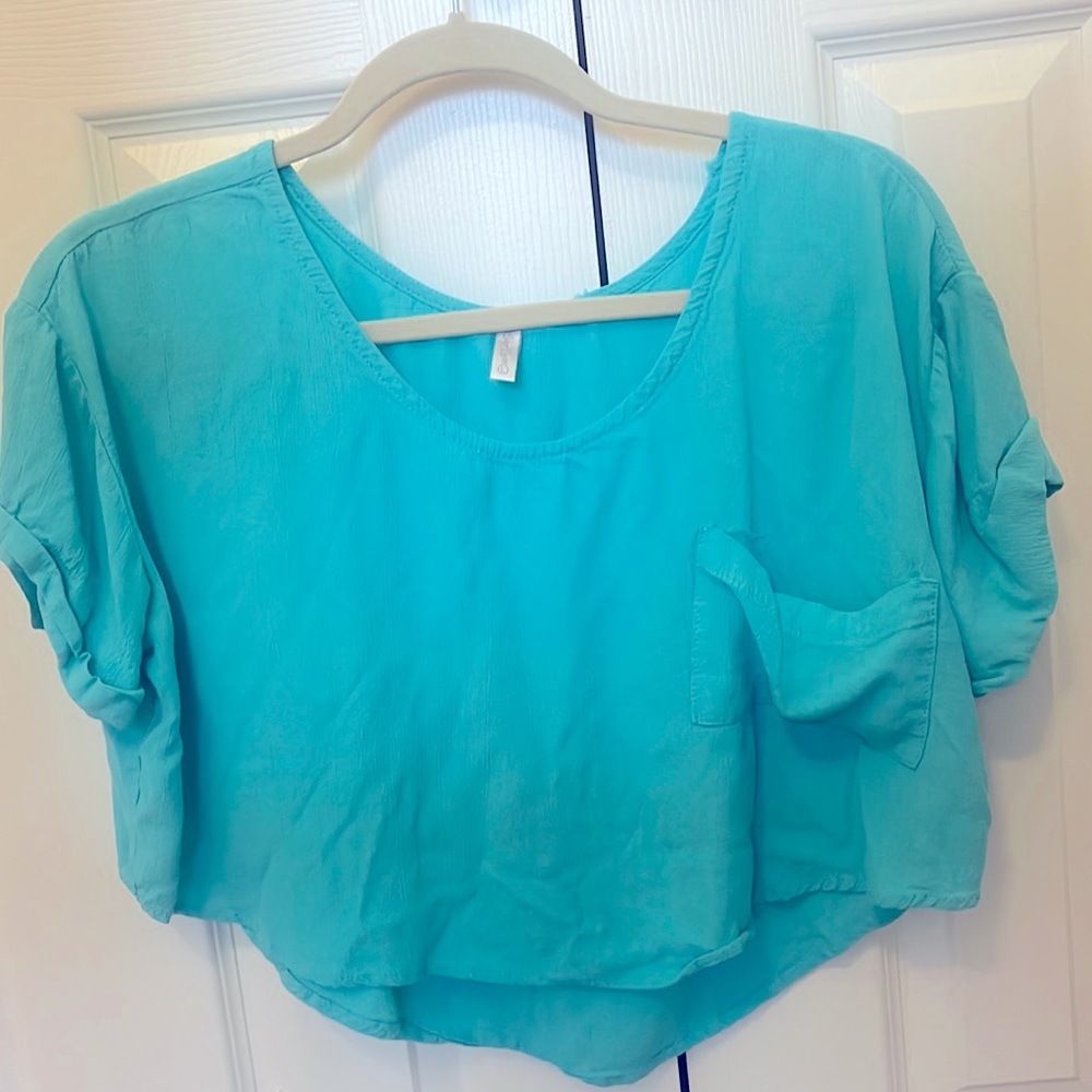Lucy Love aqua crop top with pocket